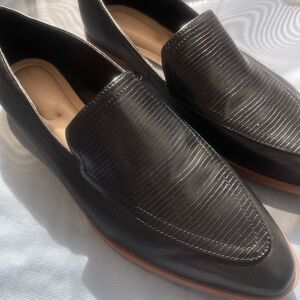VINCE CAMUTO pointed toe loafers